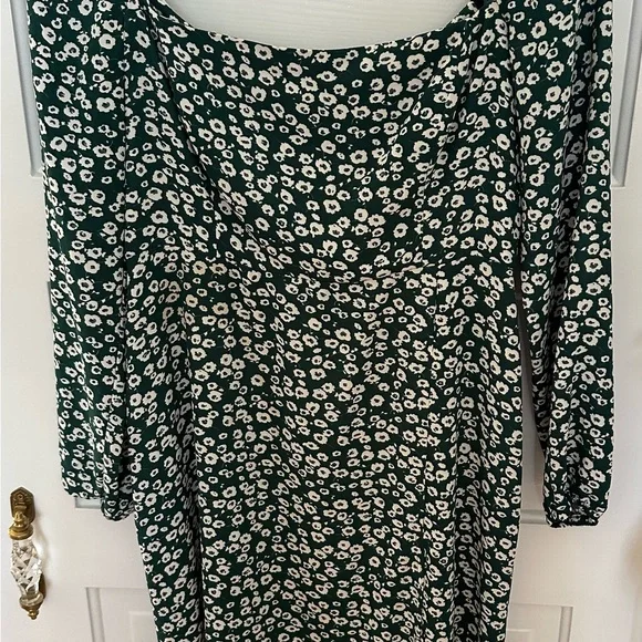 Park & Fifth
Brooklyn Dress
Meadow - Picture 2 of 3